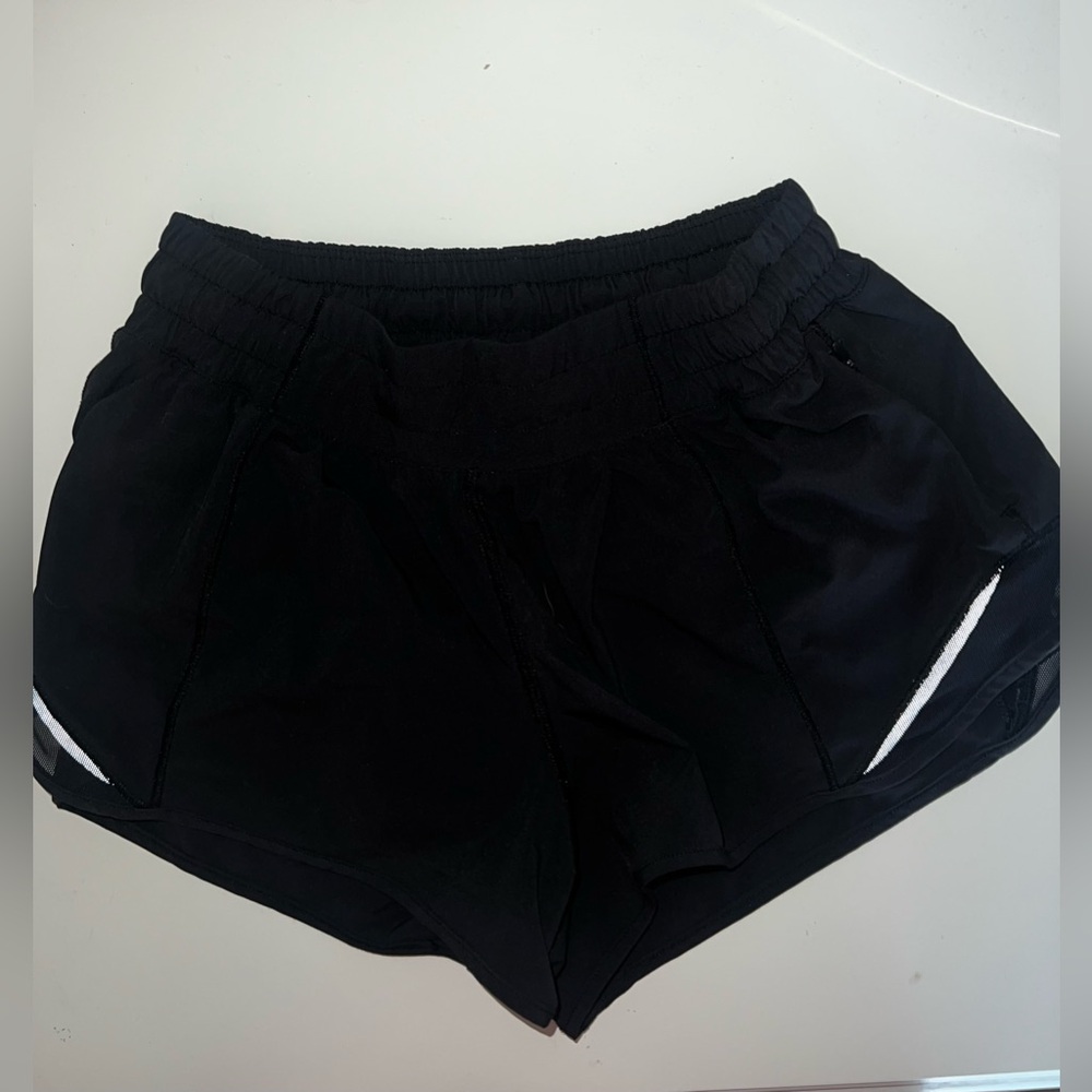 Lululemon hotty hot 2.5” short